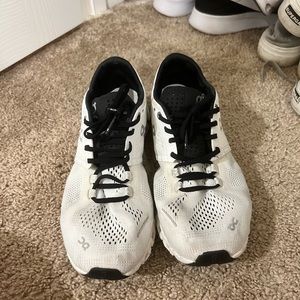 On Running Cloudrunner Shoes